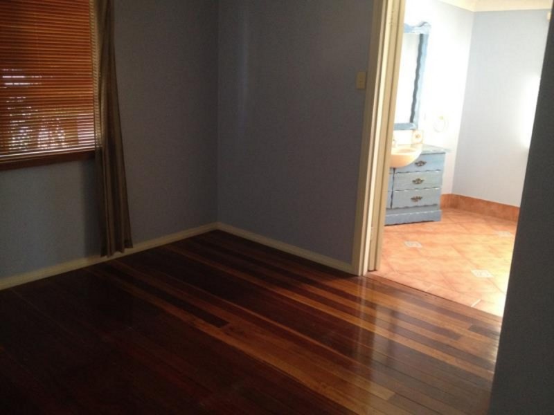 2 Bowen Terrace, The Range QLD 4700